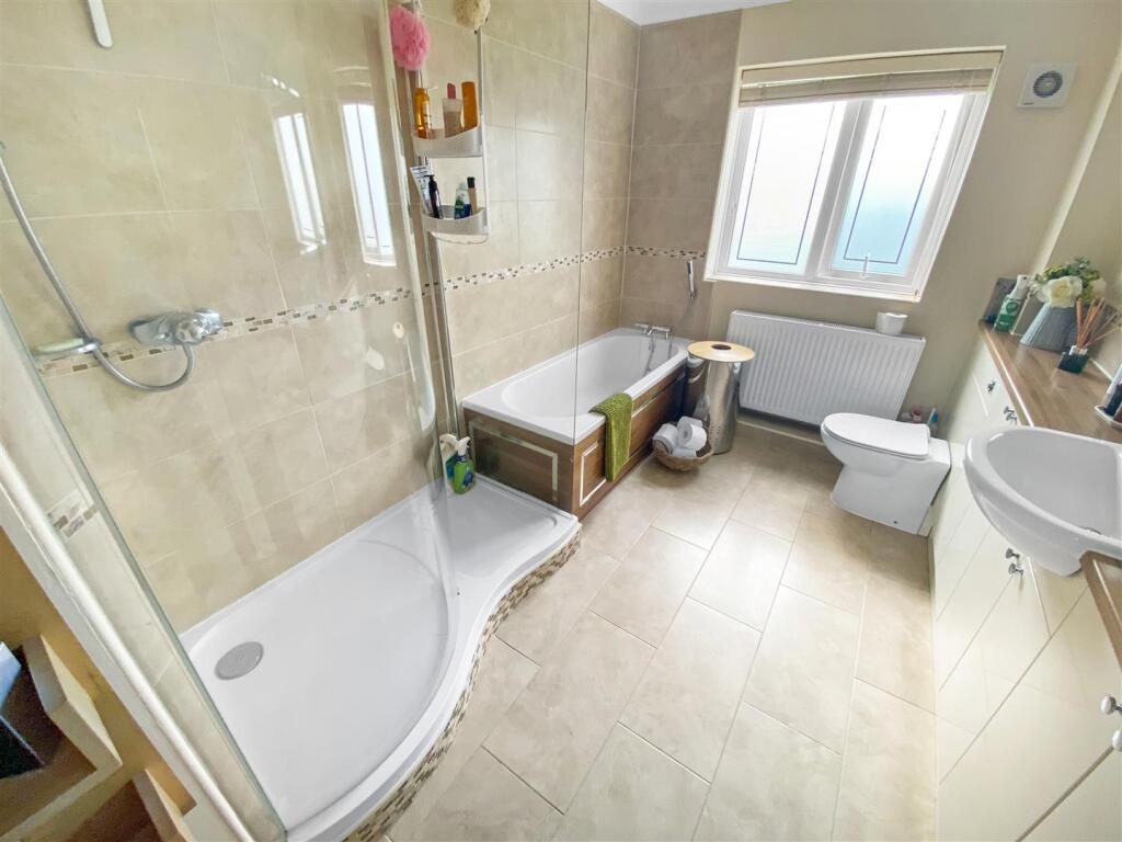 Family Bathroom/Shower/WC