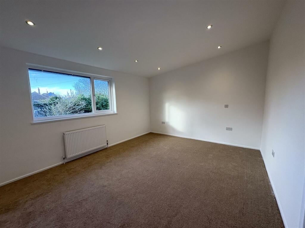Bedroom.,,.jpeg