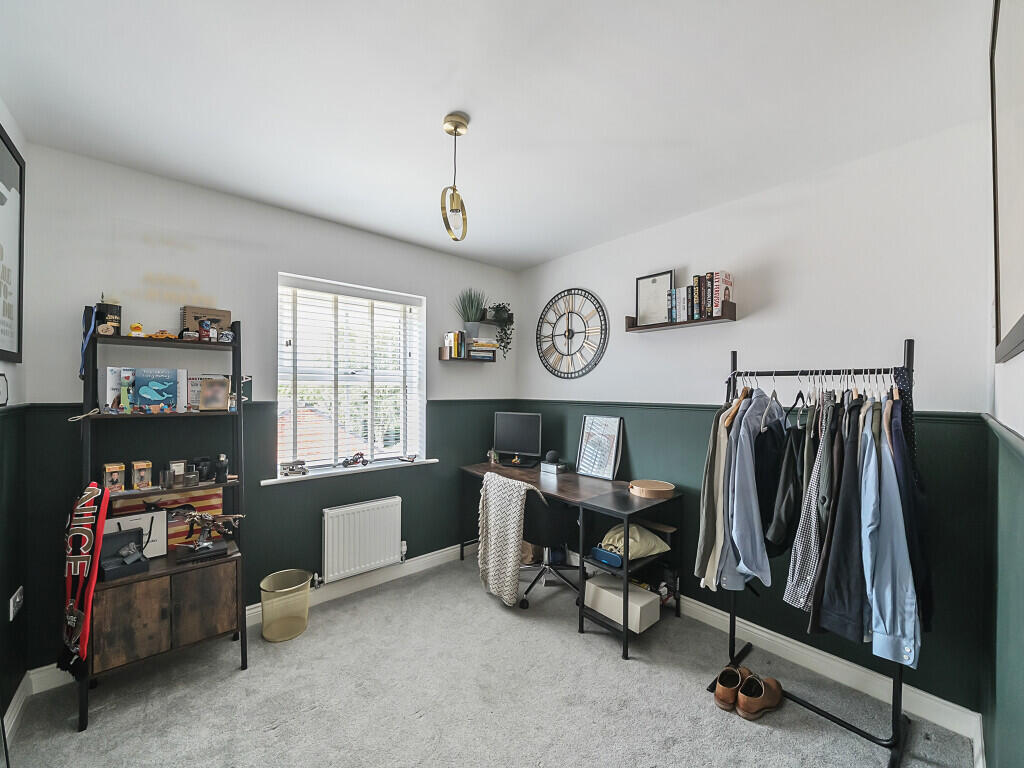 1326940-12-6877d7...