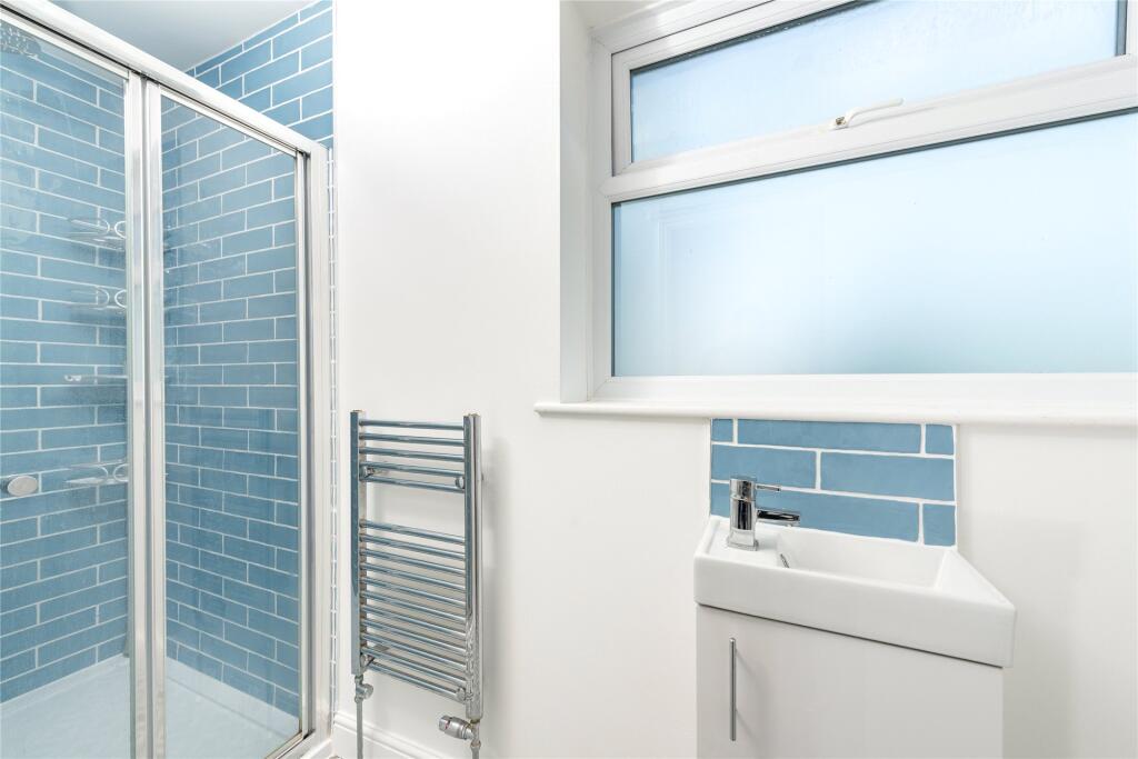 Bed 2 En Suite