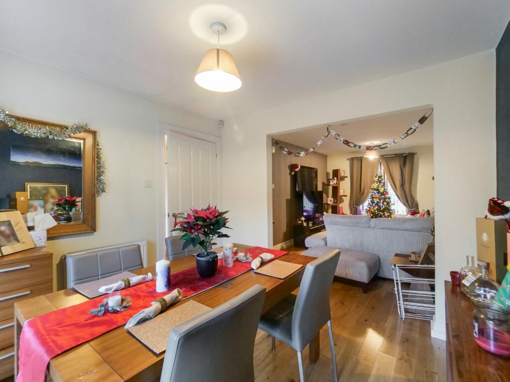 Dining/Lounge
