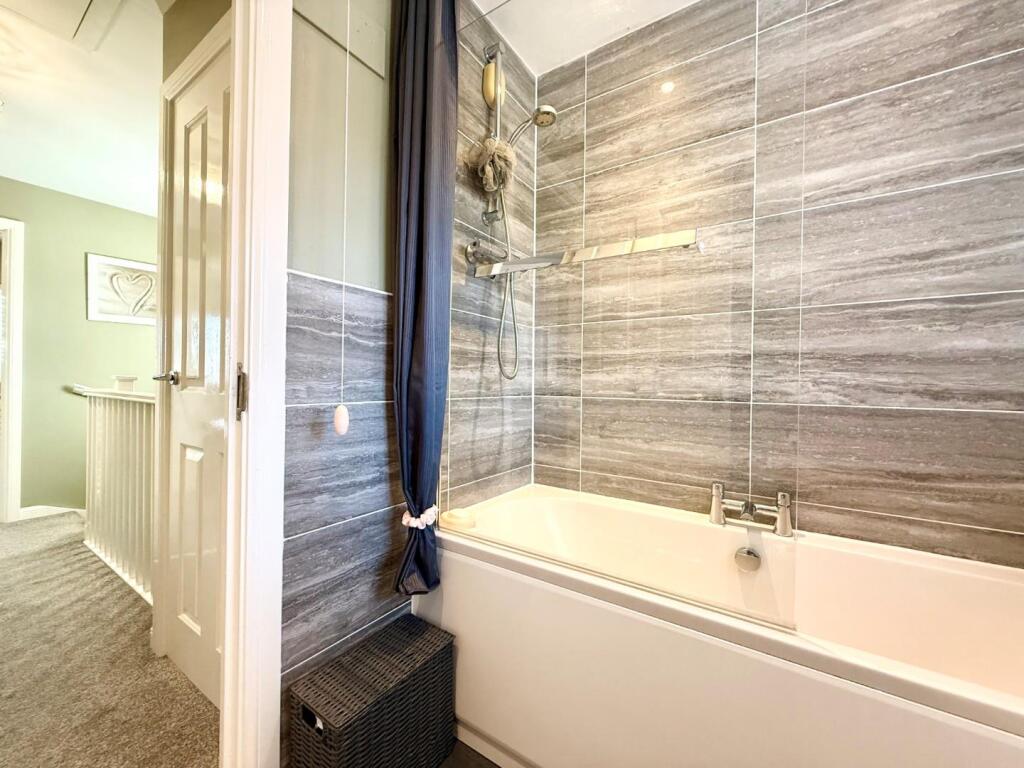 BATHROOM 2.jpg