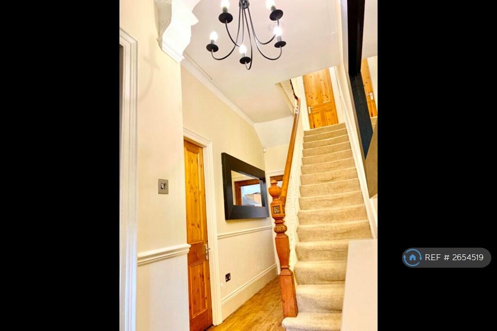 Stunning And Spacious Hallway