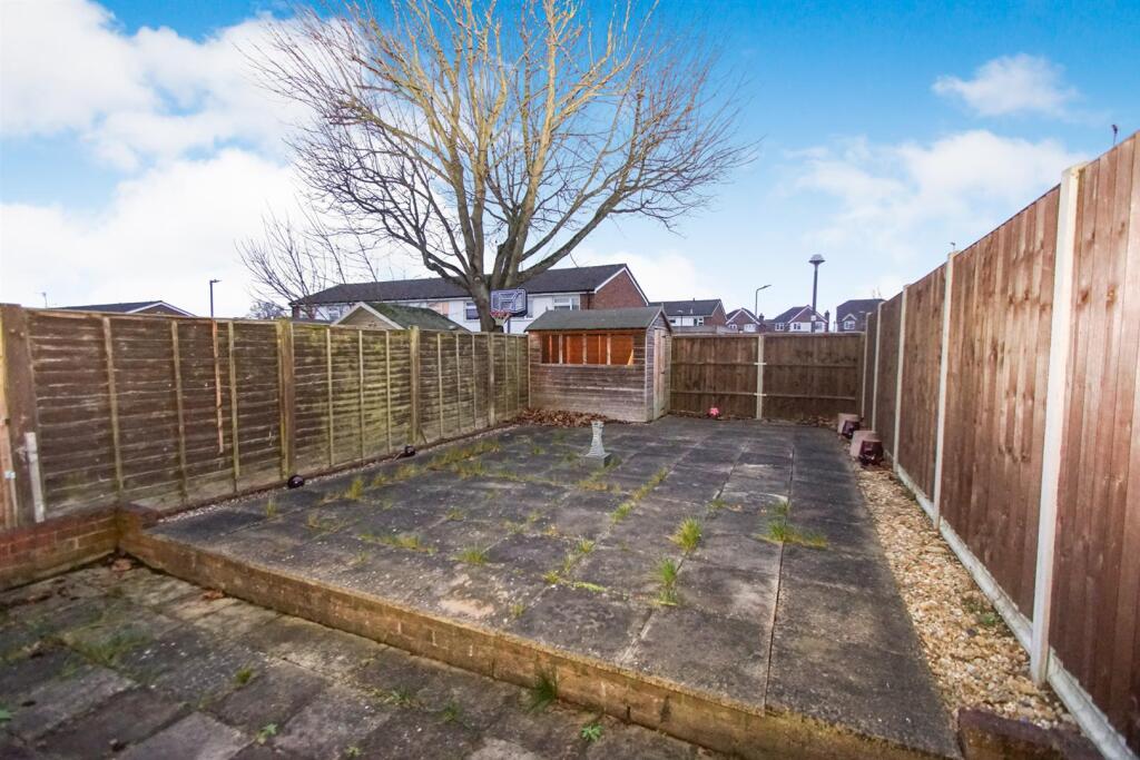 101 lowestoft drive garden.JPG