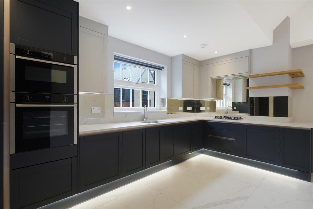 Newall Close - 3DVr07ZDKAa3vXDUVH5w.jpg