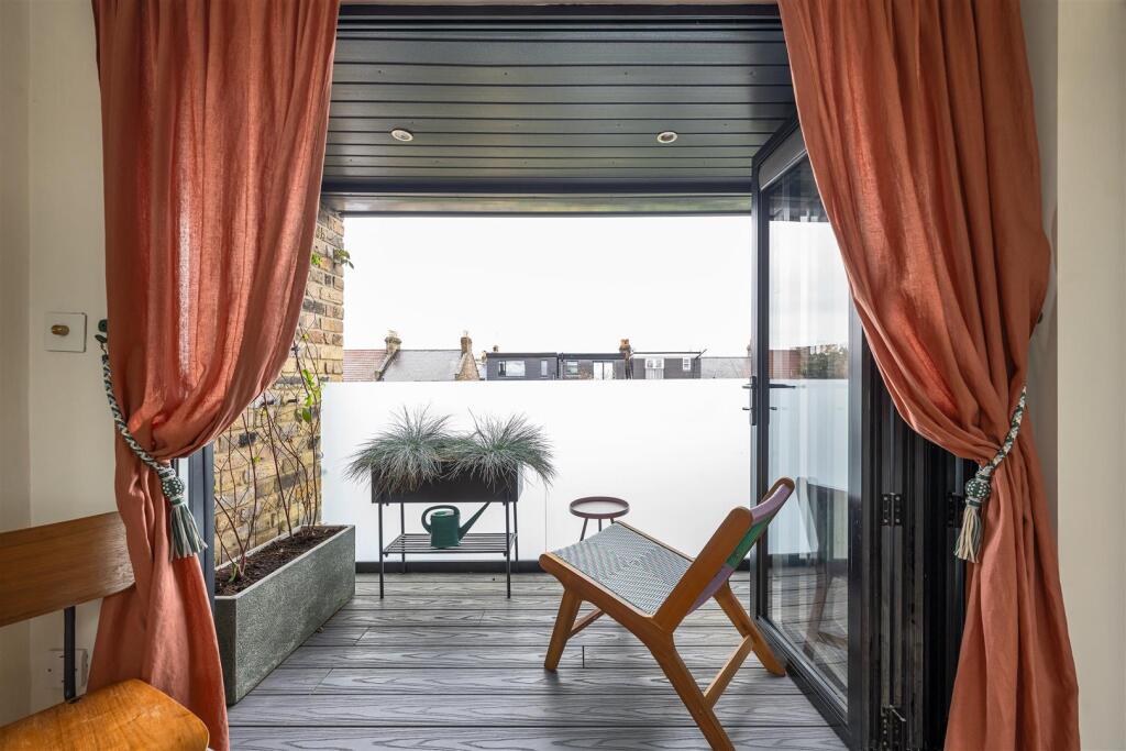 Loft-Bedroom-Balcony-2.jpg