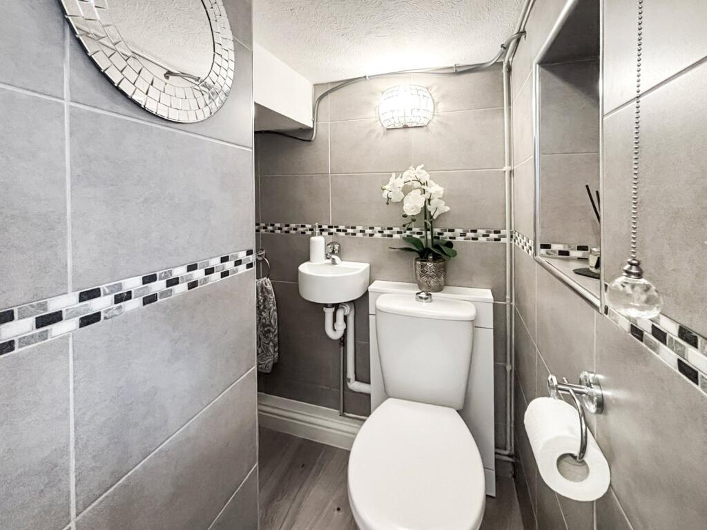 Gf Wc
