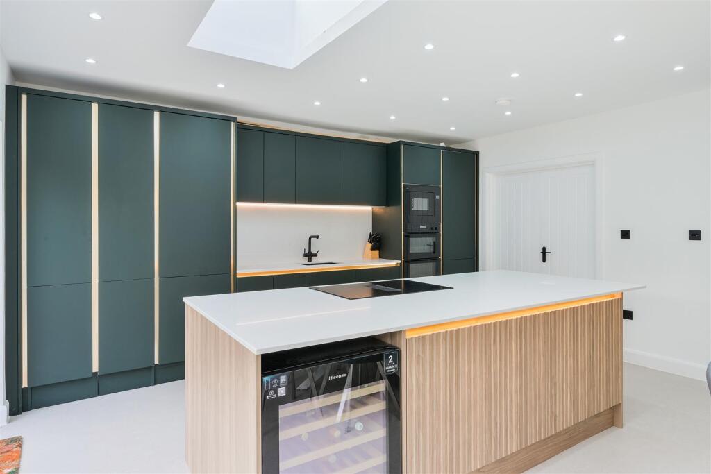 FERNDALE ROAD, 54  (7).jpg