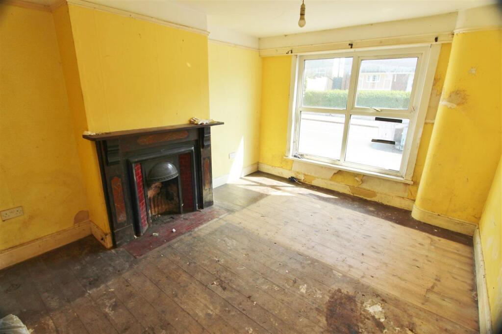 SITTING ROOM