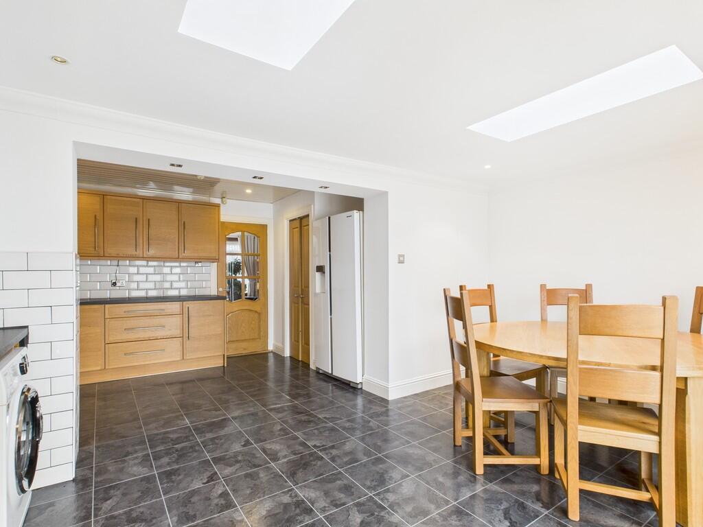 CAM05526G0-PR0042...