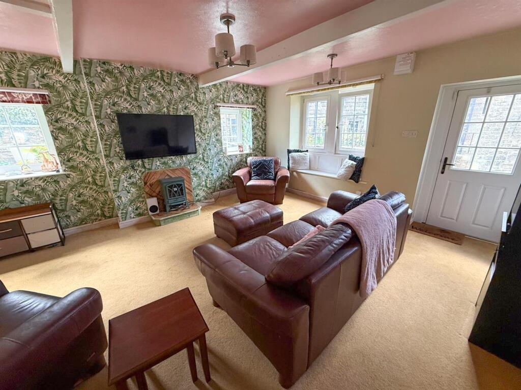 2 bed cottage, Silsden