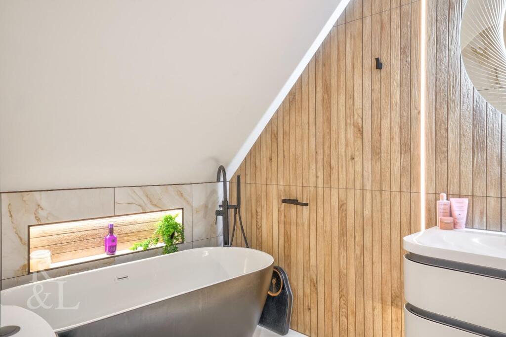 19 Westminster Drive (28).jpg