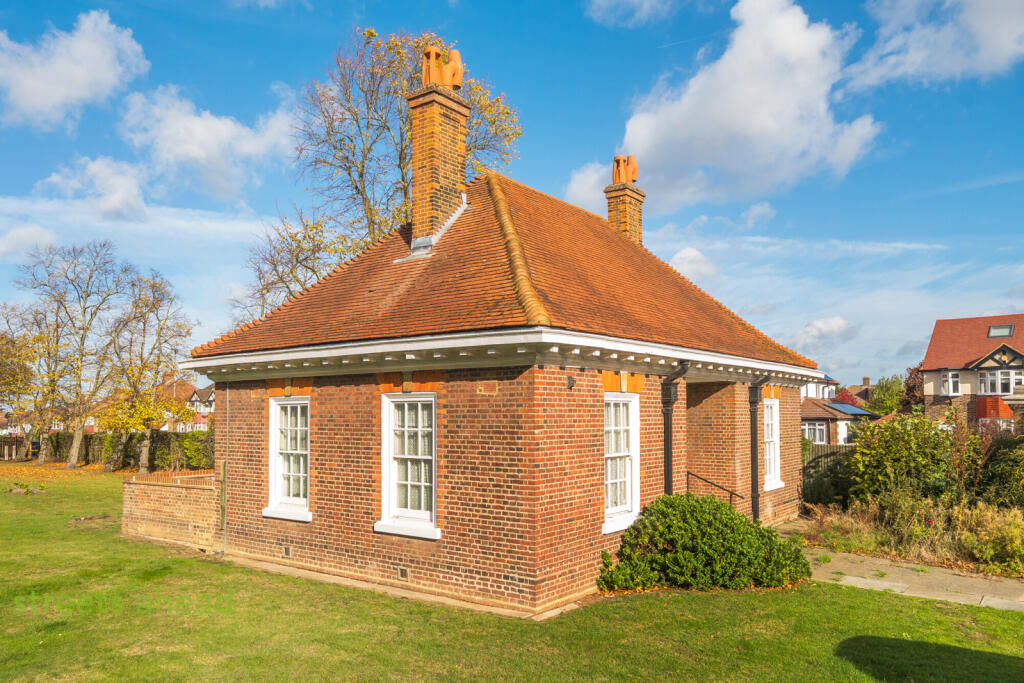 b9cc1229-bf09-478...