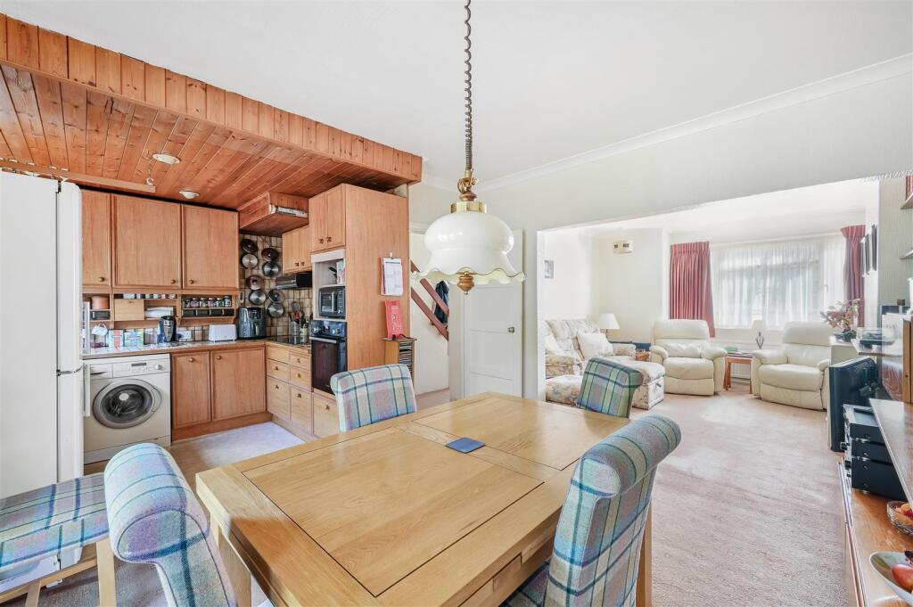 ALBERT ROAD, 120-7.jpg