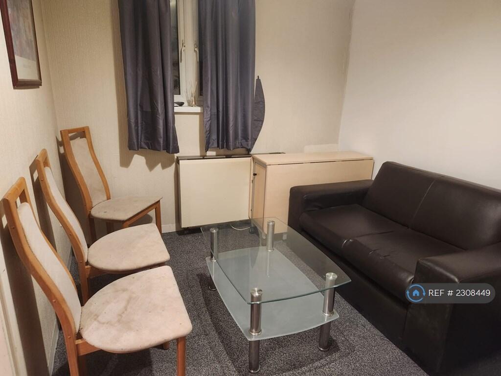 Lounge Pic1