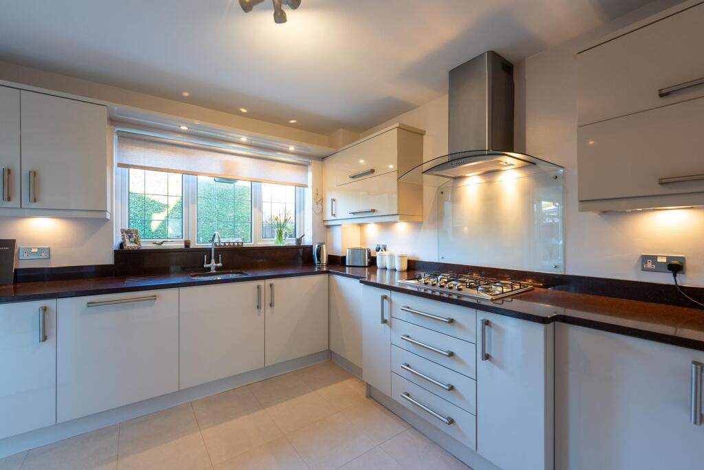 3 Corbiere Close-13.jpg