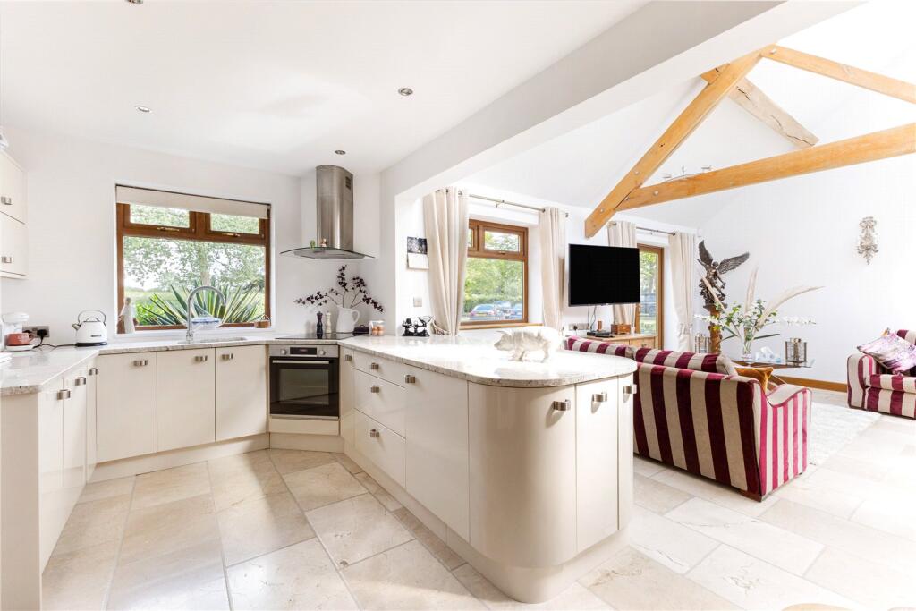 Kitchen/ Family Room