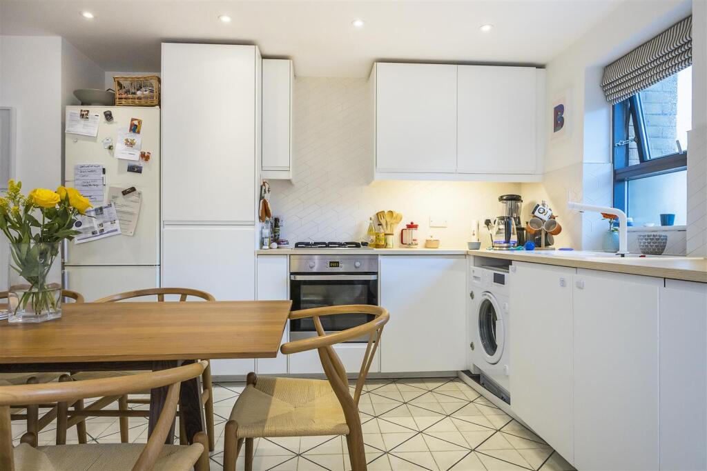 12  Almond Court -010.jpg