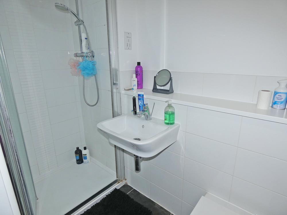 2285ensuite2.jpg