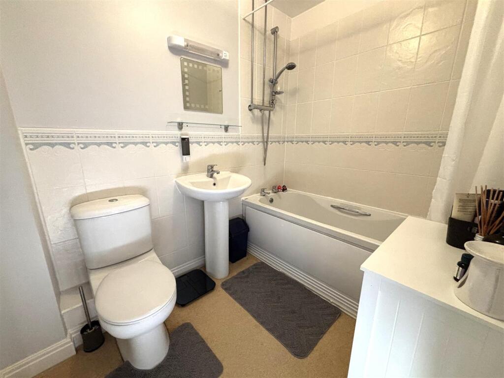 Bathroom.jpg