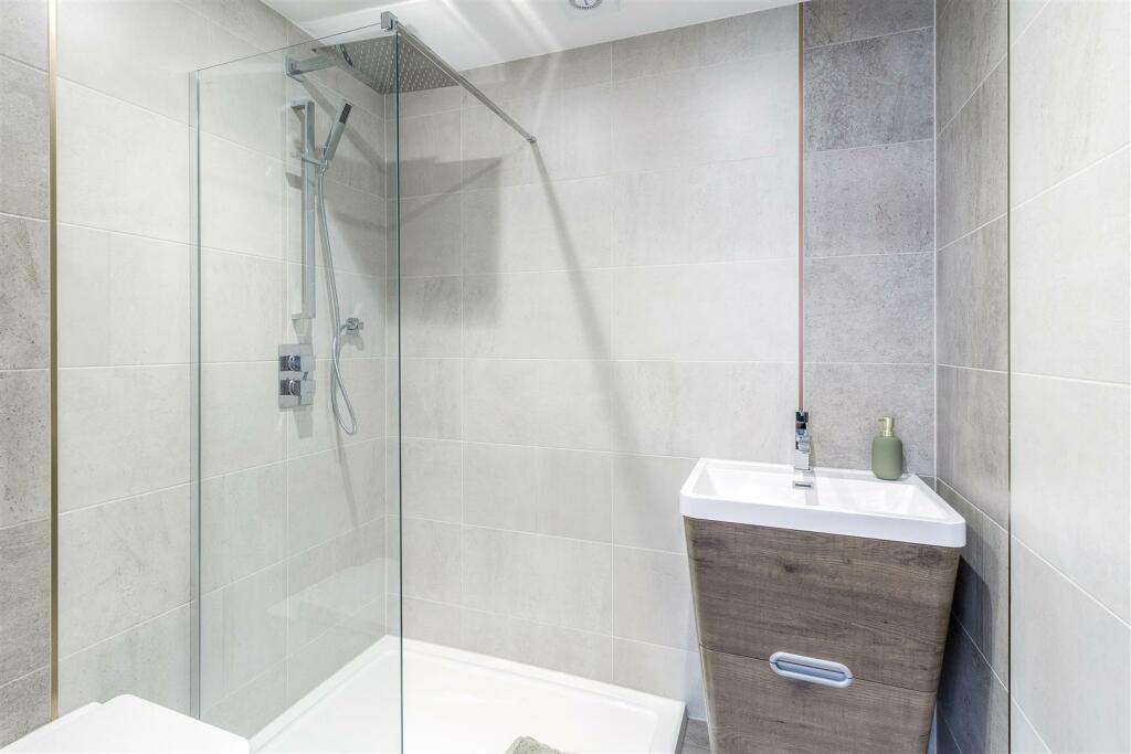 6 Shilton Lane, Bulkington