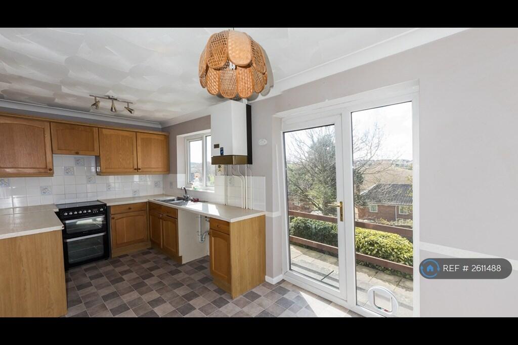 Ktichen Patio Doors To Rear Garden