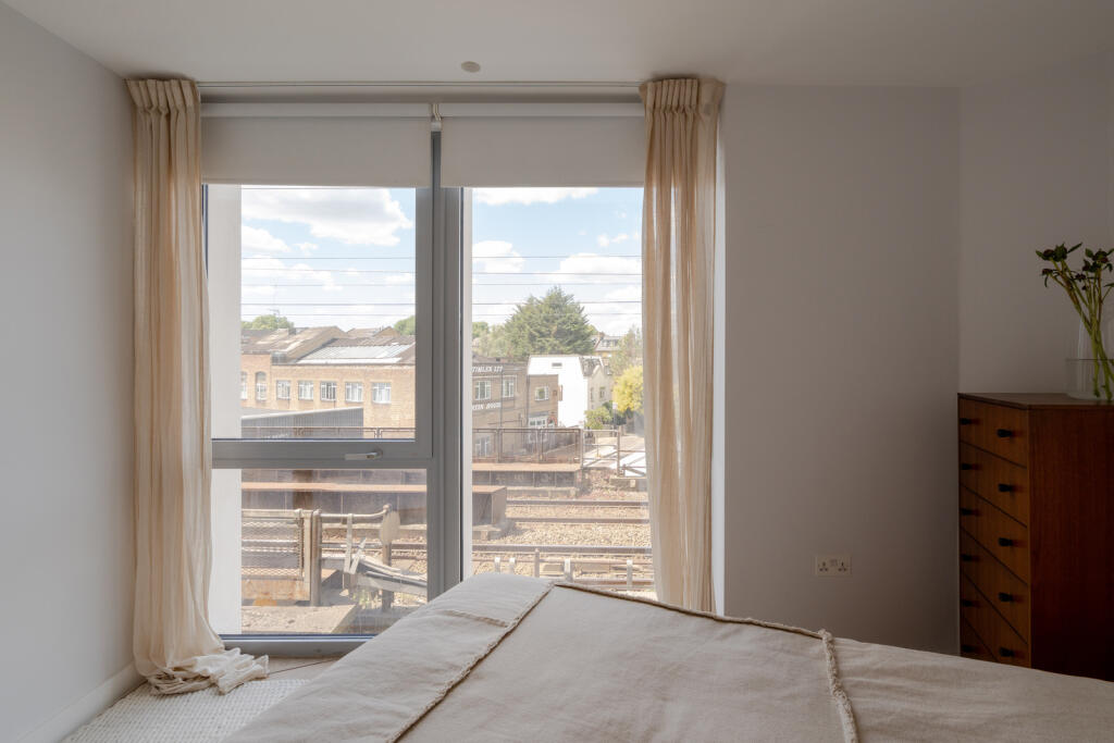 296584 - Maple Path, London E5 - high res-00474...