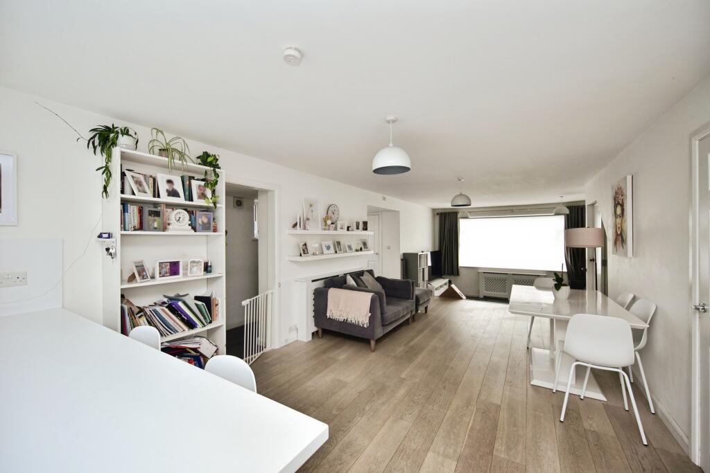 Open Plan Kitchen/Lounge