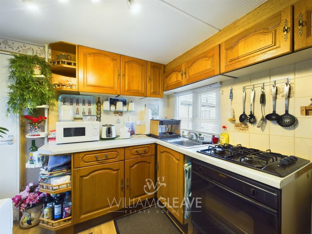 CAM01392G0-PR0094-ST