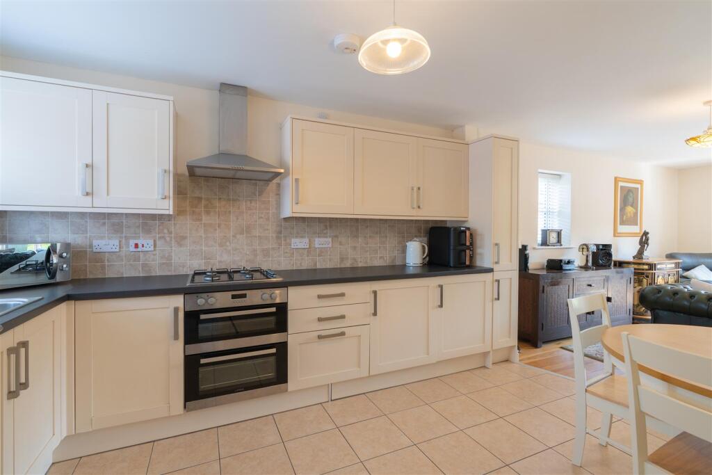 3 Pillar Gardens-1.jpg