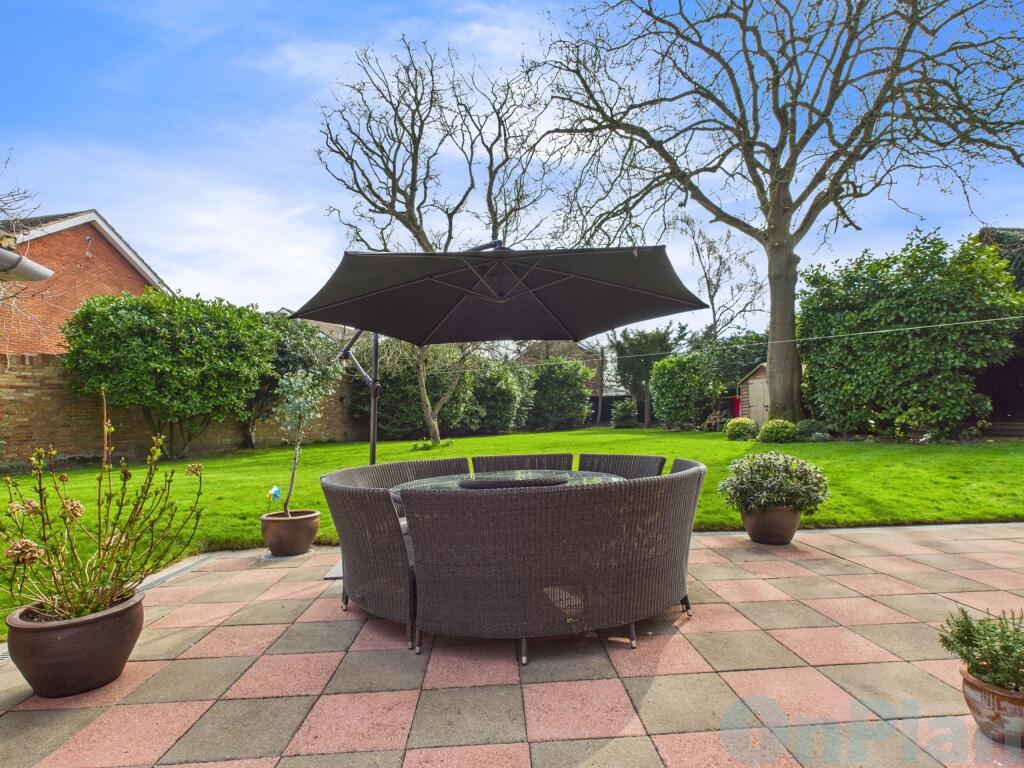 CAM04024G0-PR0023-STILL011