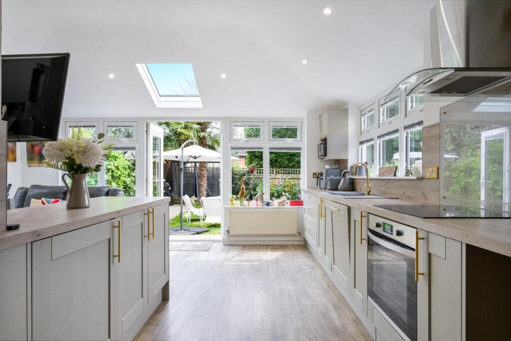 FLEETWOOD CLOSE (6).jpg