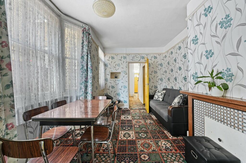 Through Lounge