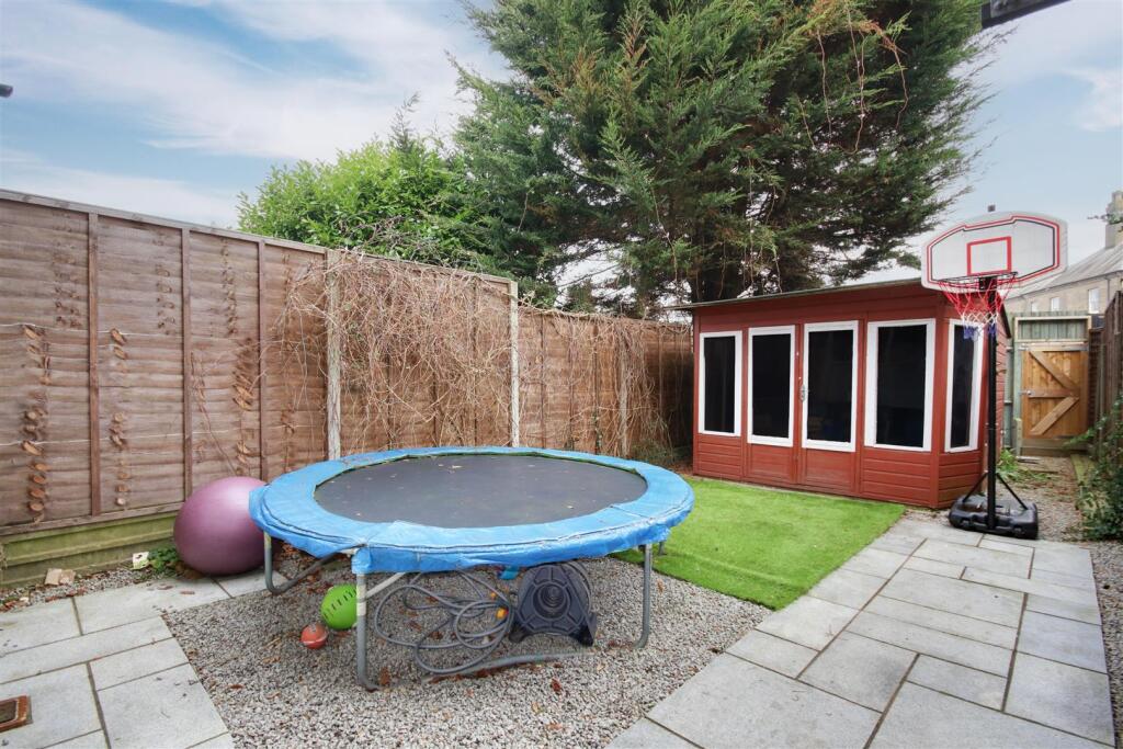 Gwynns Walk (25).jpg