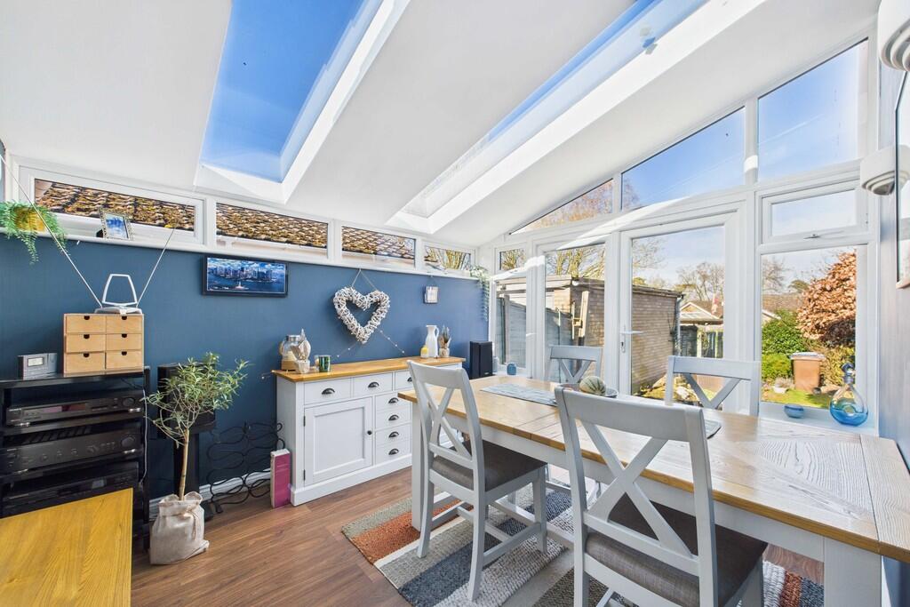 CAM01211G0-PR0195...