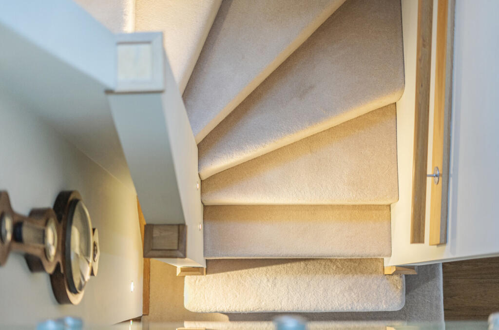 1381890-30-691f0b...