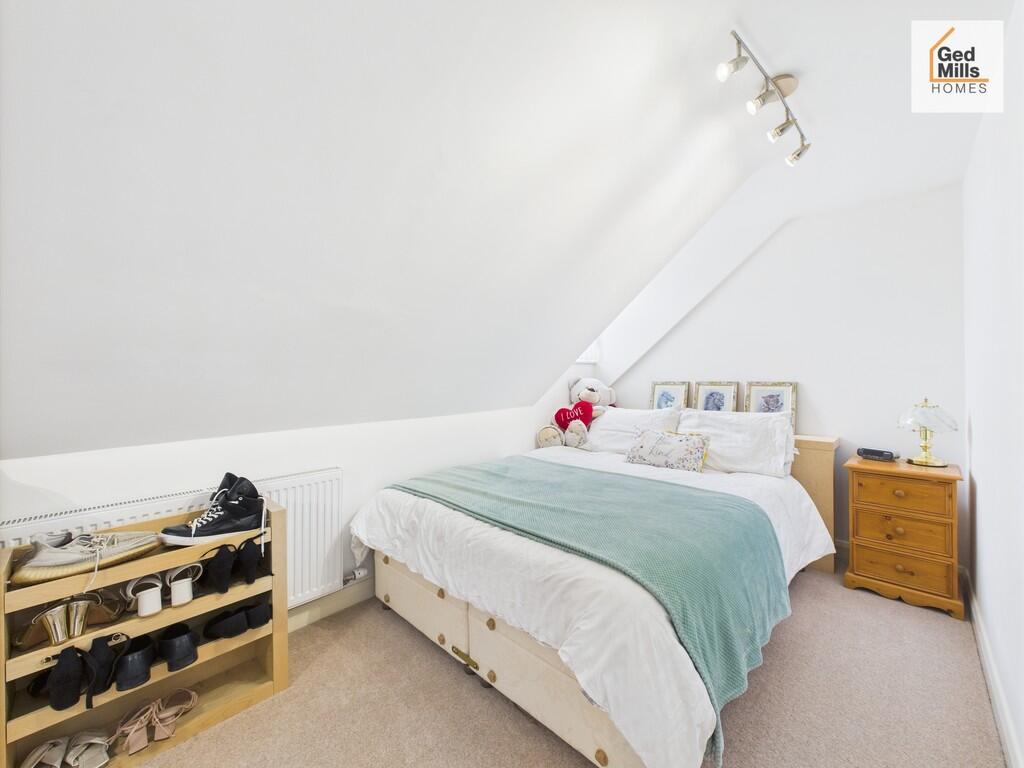 CAM04261G0-PR0083...