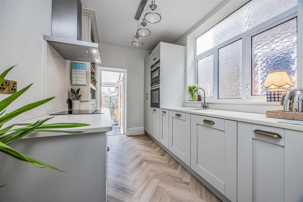 11 Torrington Road, Portsmouth-Small-PorticoMarket