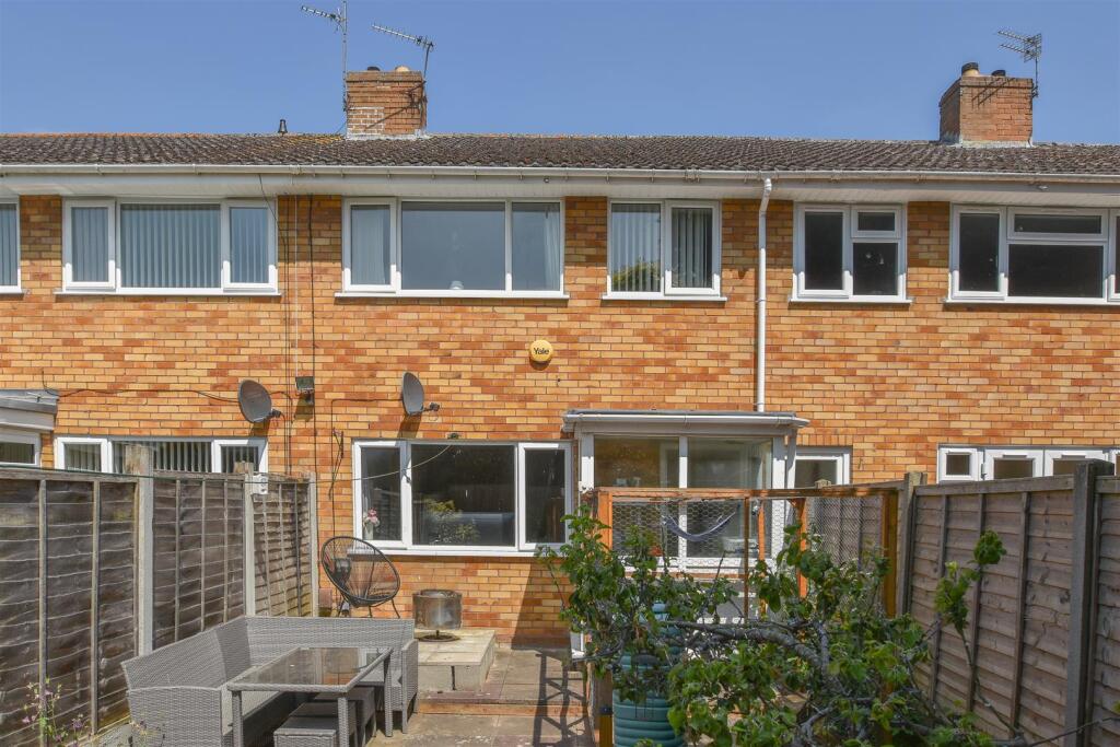 3 Ashfields - Rear.jpg