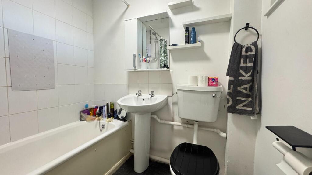 Batroom.jpg