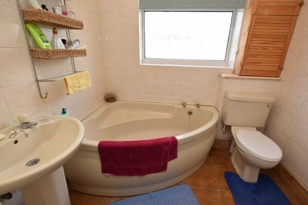 bath &amp; shower room