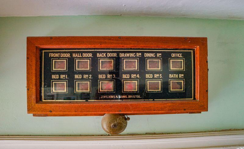 Butlers bell indicator