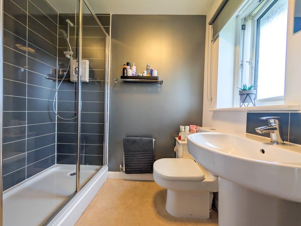 EN SUITE
