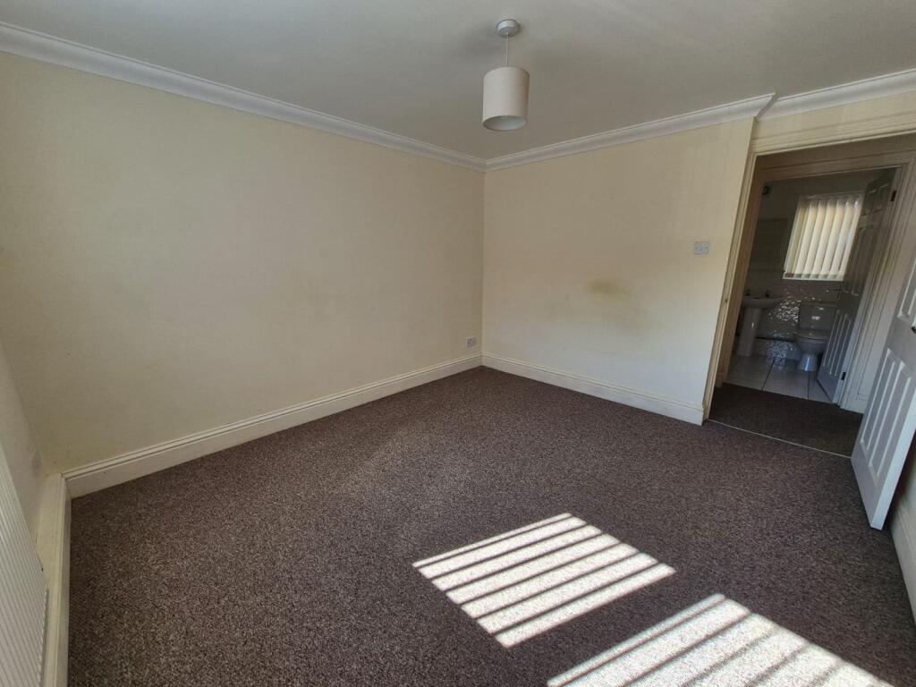 61781763-IMG-2025070