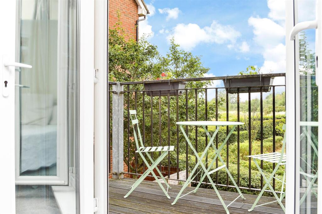 External Lifestyle Photograph