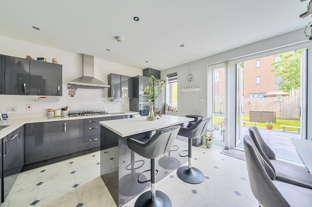 Kitchen /Dining Room