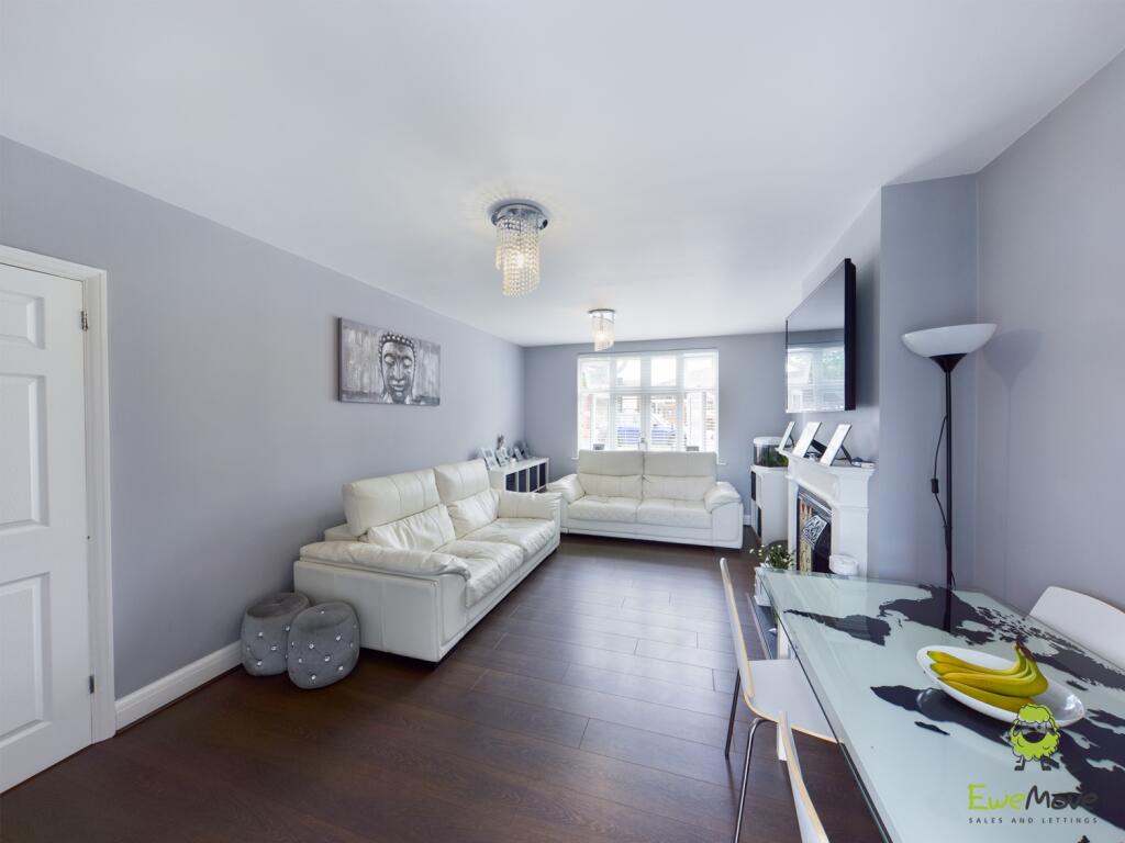 CAM00570P1-PR0013-STILL04