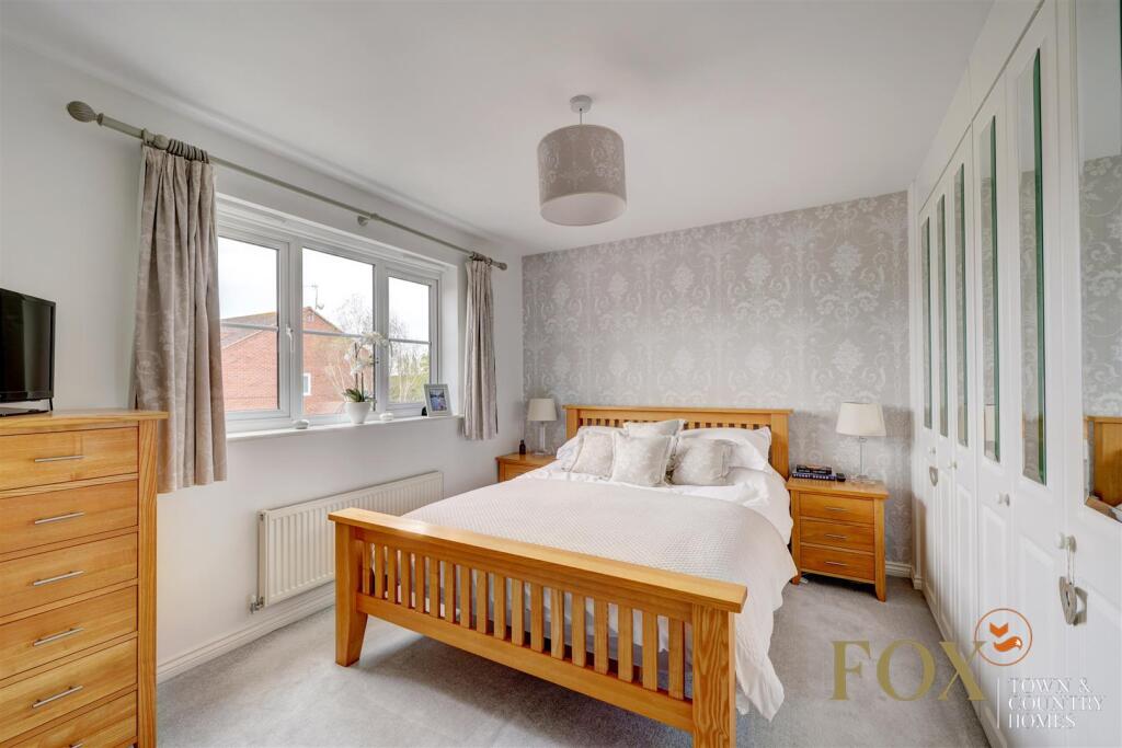 23 Hawthorn Rise (21).jpg