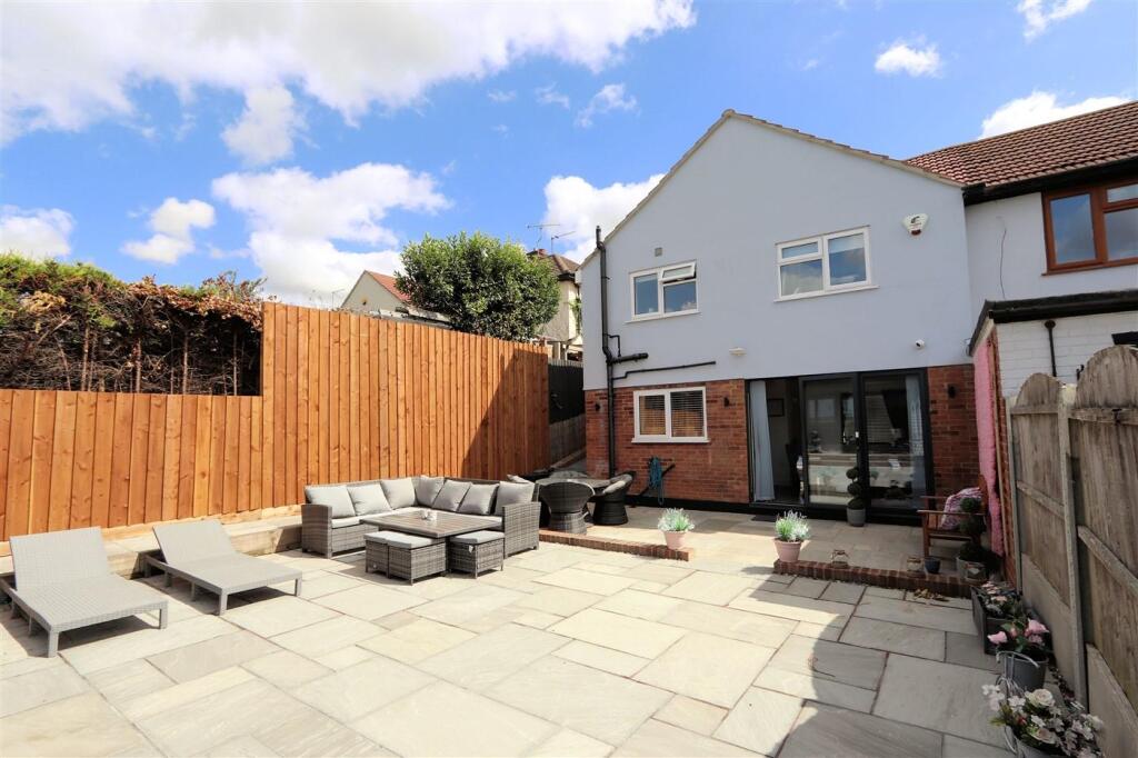 Shaftesbury Road 13