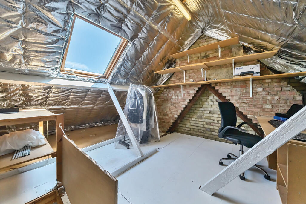 23-6823706007cd2-...